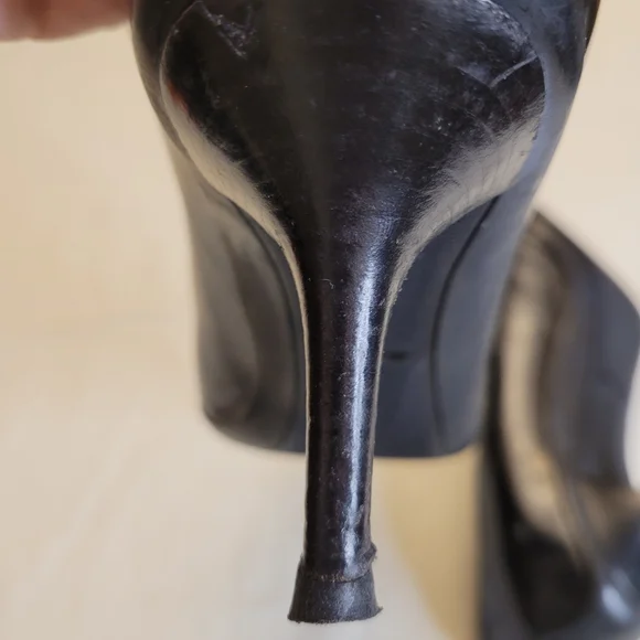 Authentic Louis Vuitton Candice Black Leather Pumps - Picture 12 of 13